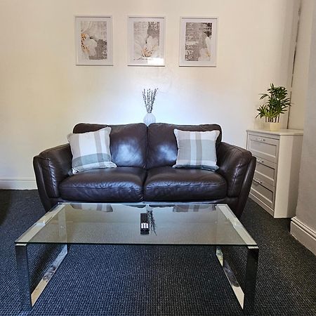Villa Convenient 3 Bed, Pr1 Near Uclan N Train Station à Preston  Extérieur photo