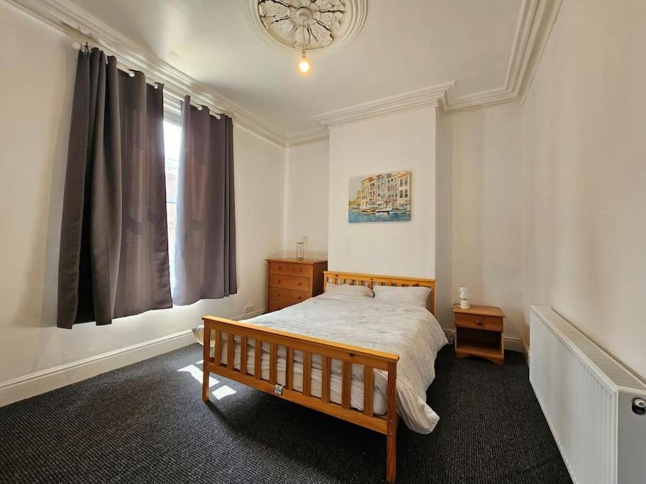 Villa Convenient 3 Bed, Pr1 Near Uclan N Train Station à Preston  Extérieur photo